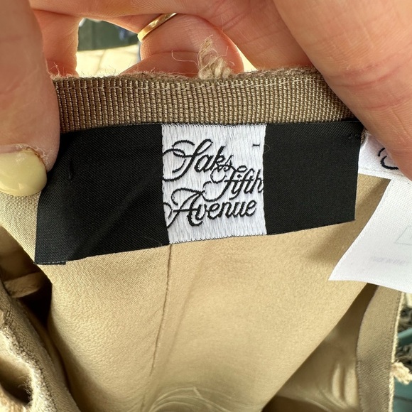 Oscar de le Renta skirt. Saks Fifth Avenue. Soft burlap. Frayed hem. Size 10 - Picture 9 of 9